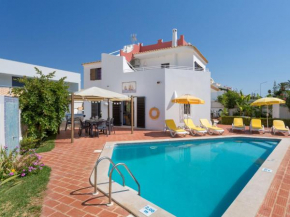 Villa Mira Mar Galé 440m from the Beach